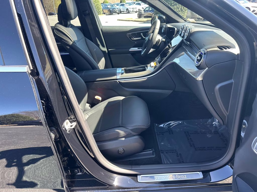 2026 101/040black Mercedes-Benz GLC GLC 300 AWD SUV