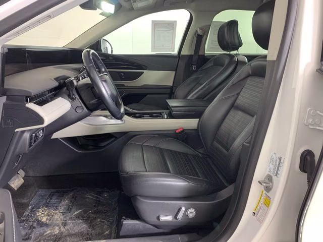 2024 White Platinum Metallic Tri-Coat Lincoln Nautilus Reserve AWD SUV