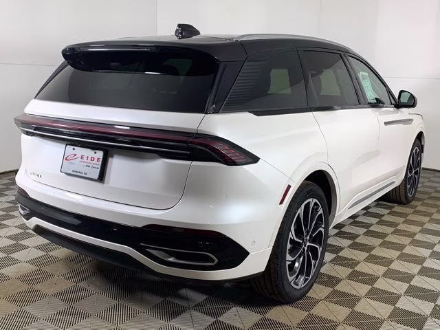 2024 White Platinum Metallic Tri-Coat Lincoln Nautilus Reserve AWD SUV