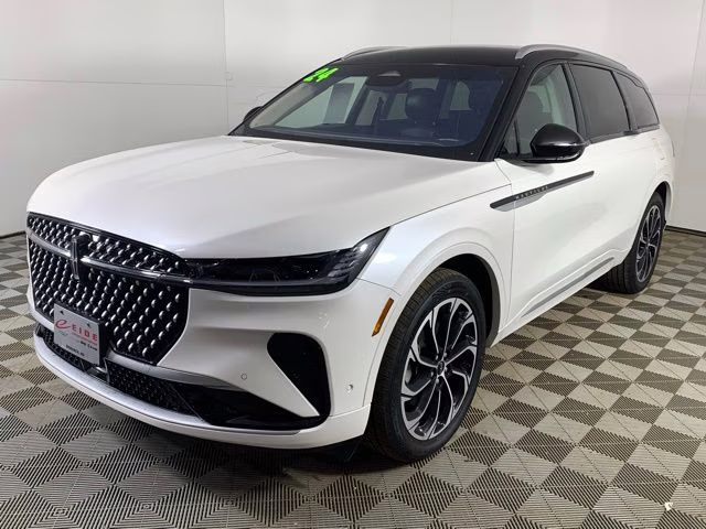 2024 White Platinum Metallic Tri-Coat Lincoln Nautilus Reserve AWD SUV