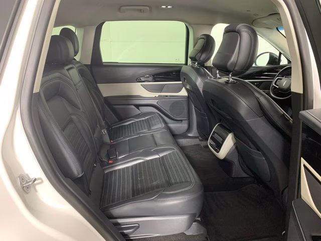 2024 White Platinum Metallic Tri-Coat Lincoln Nautilus Reserve AWD SUV