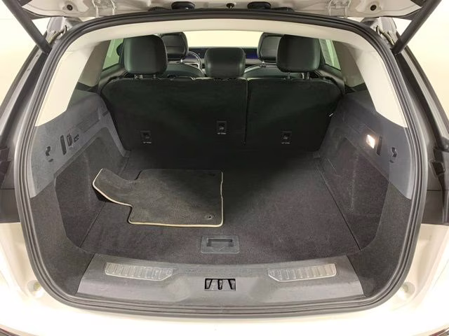 2024 White Platinum Metallic Tri-Coat Lincoln Nautilus Reserve AWD SUV