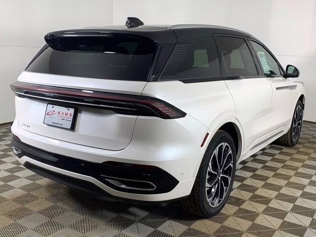 2024 White Platinum Metallic Tri-Coat Lincoln Nautilus Reserve AWD SUV