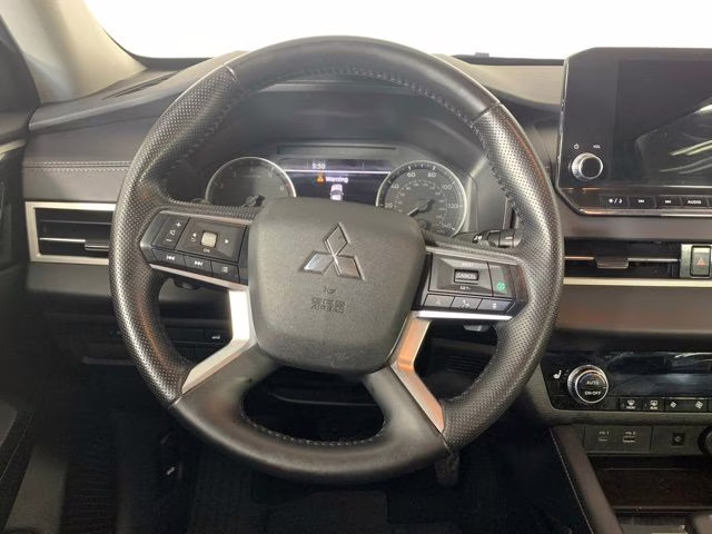 2024 White Diamond Mitsubishi Outlander SE AWD SUV