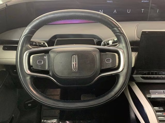 2024 White Platinum Metallic Tri-Coat Lincoln Nautilus Reserve AWD SUV