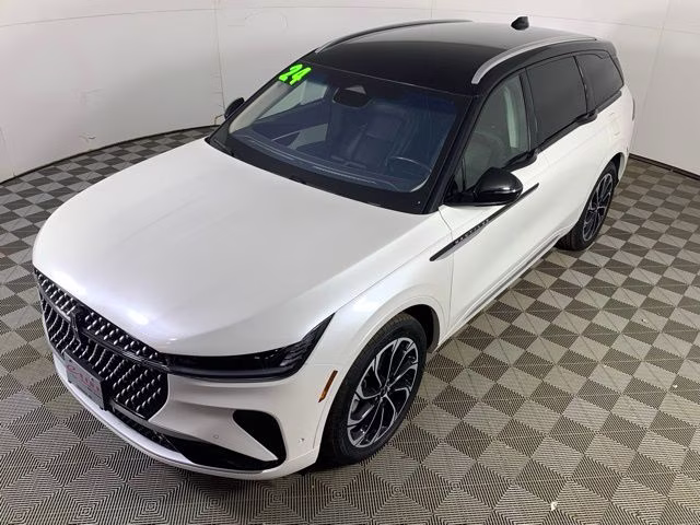 2024 White Platinum Metallic Tri-Coat Lincoln Nautilus Reserve AWD SUV