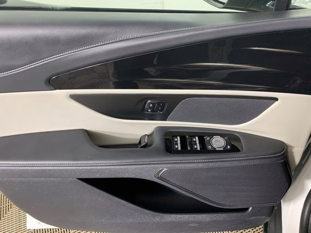 2024 White Platinum Metallic Tri-Coat Lincoln Nautilus Reserve AWD SUV