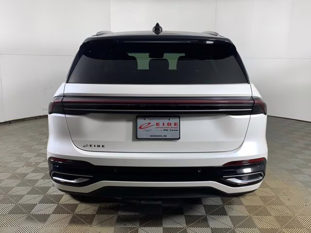 2024 White Platinum Metallic Tri-Coat Lincoln Nautilus Reserve AWD SUV