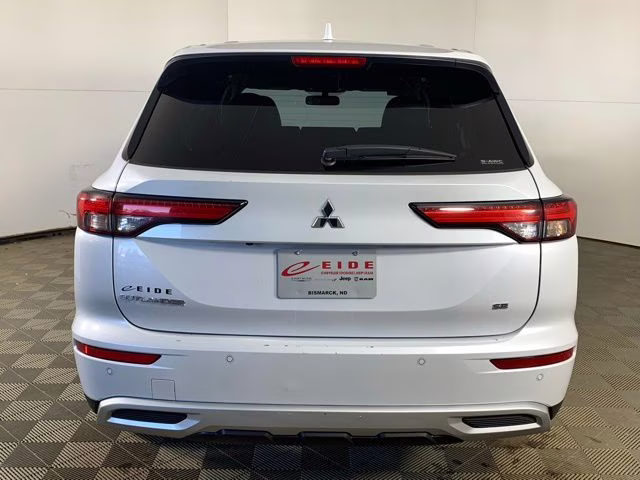 2024 White Diamond Mitsubishi Outlander SE AWD SUV