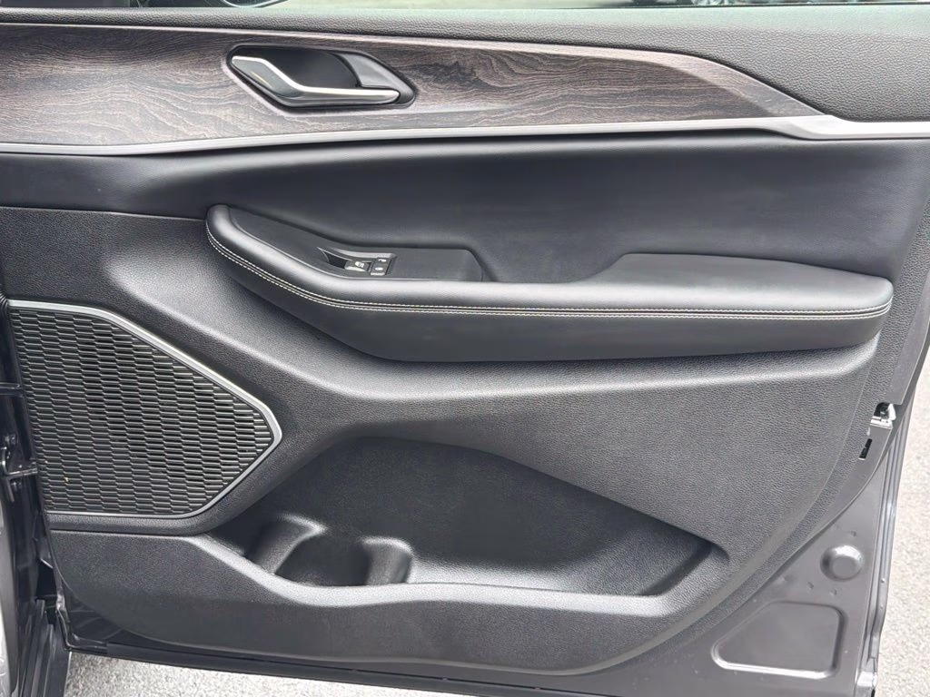 2026 Baltic Gray Metallic Clearcoat Jeep Grand Cherokee L Limited 4X4 SUV