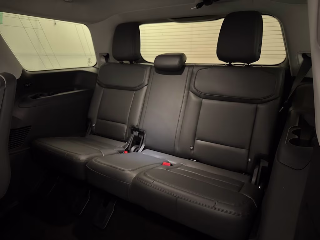 2026 Glacier Gray Metallic Tri-Coat Ford Expedition Active RWD SUV