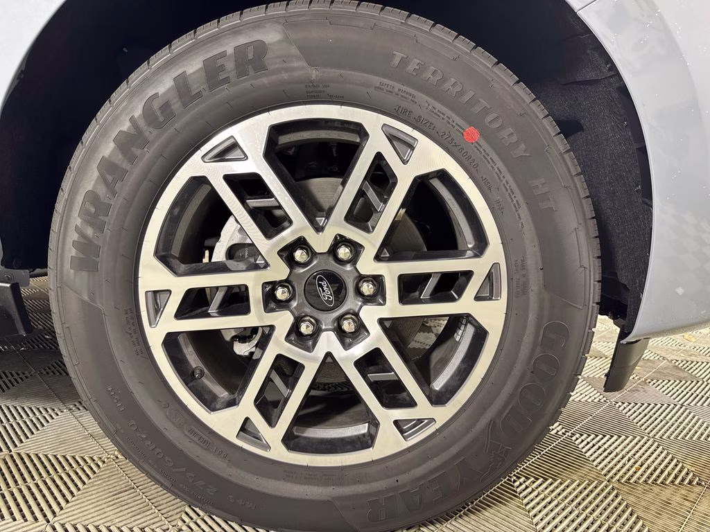 2026 Glacier Gray Metallic Tri-Coat Ford Expedition Active RWD SUV