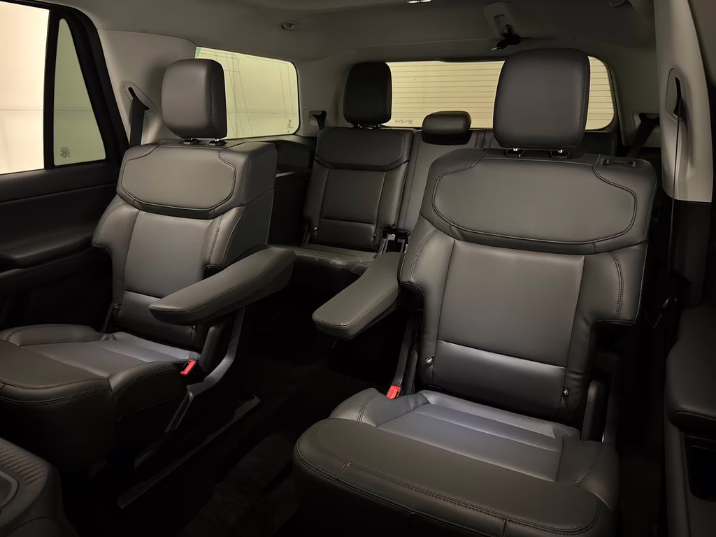 2026 Glacier Gray Metallic Tri-Coat Ford Expedition Active RWD SUV