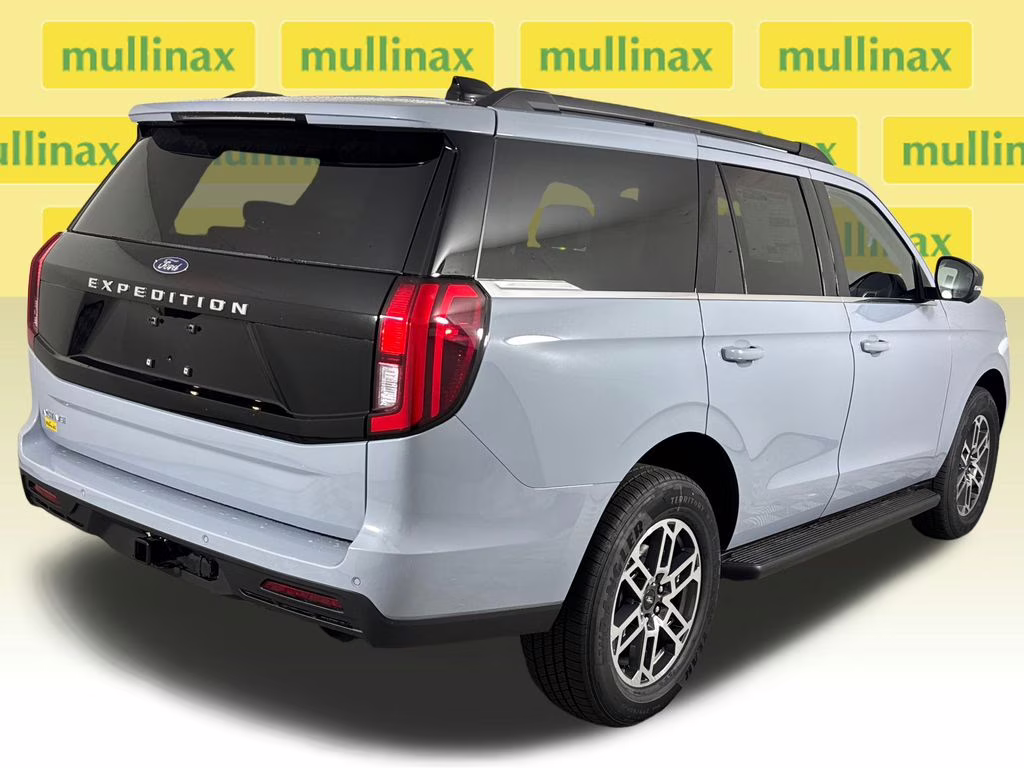 2026 Glacier Gray Metallic Tri-Coat Ford Expedition Active RWD SUV