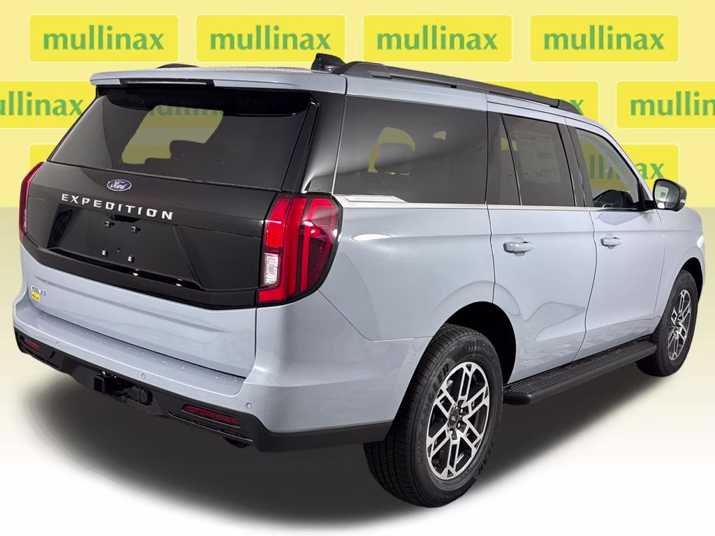 2026 Glacier Gray Metallic Tri-Coat Ford Expedition Active RWD SUV