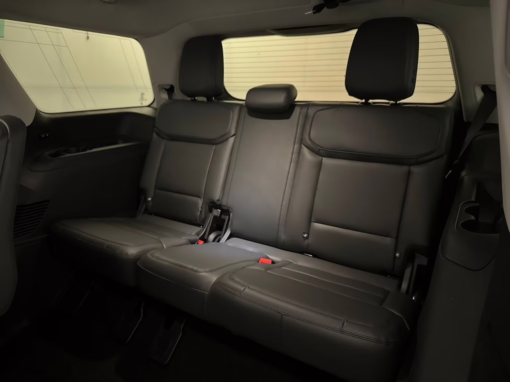 2026 Glacier Gray Metallic Tri-Coat Ford Expedition Active RWD SUV