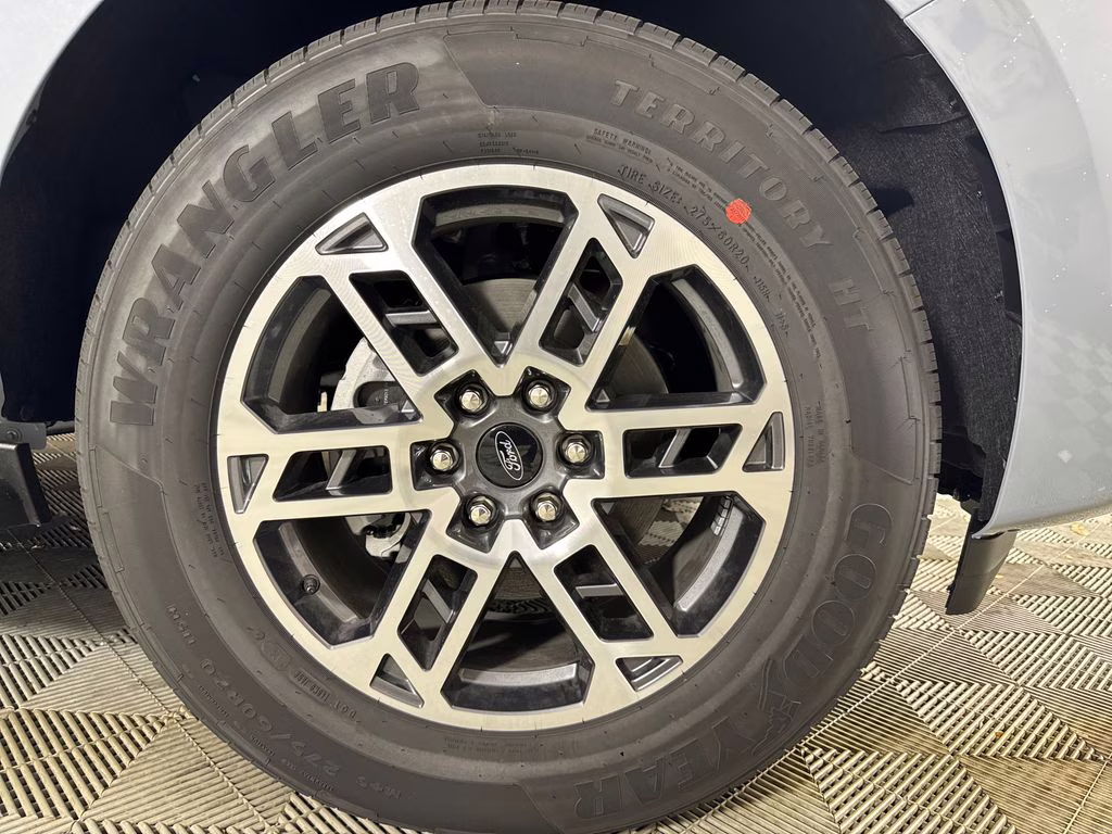 2026 Glacier Gray Metallic Tri-Coat Ford Expedition Active RWD SUV