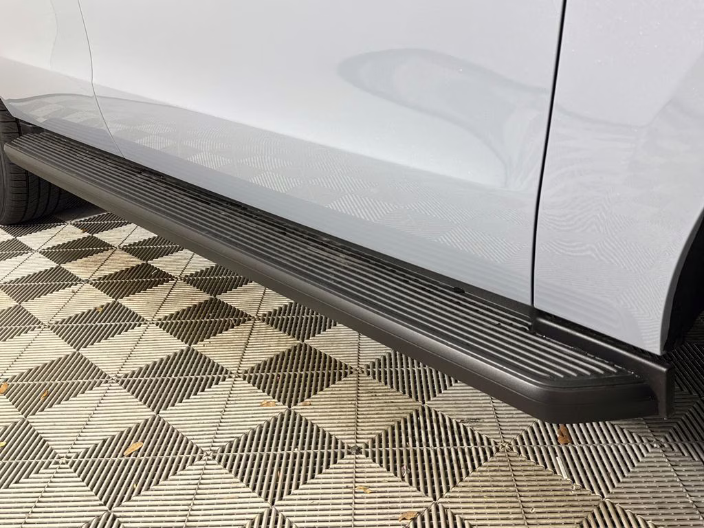 2026 Glacier Gray Metallic Tri-Coat Ford Expedition Active RWD SUV