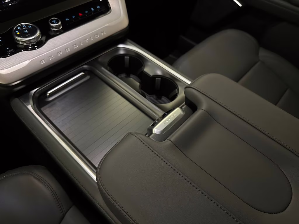 2026 Glacier Gray Metallic Tri-Coat Ford Expedition Active RWD SUV