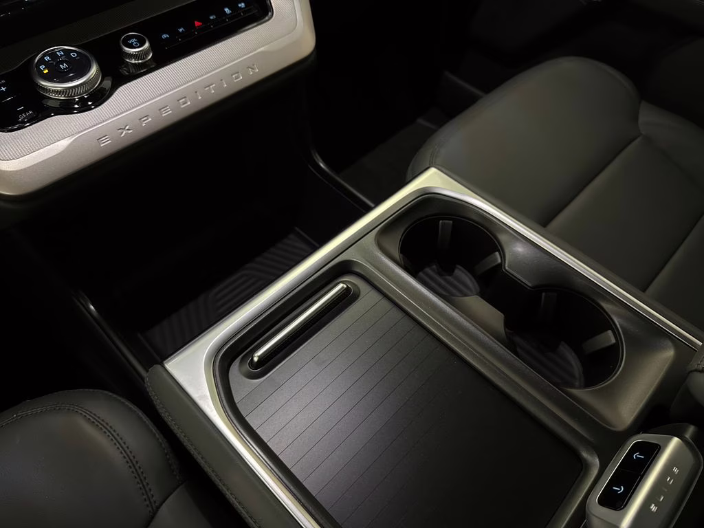 2026 Glacier Gray Metallic Tri-Coat Ford Expedition Active RWD SUV