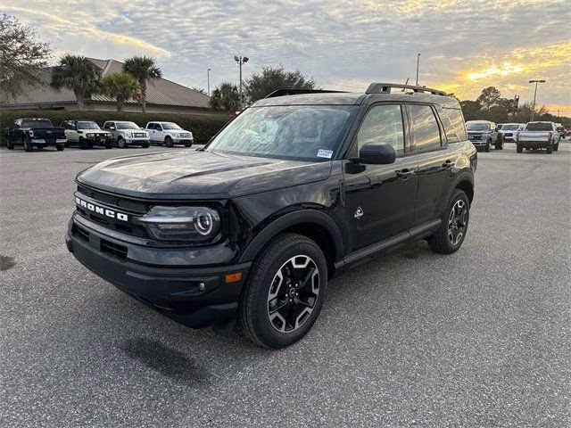 2024 Shadow Black Ford Bronco Sport Outer Banks 4X4 SUV