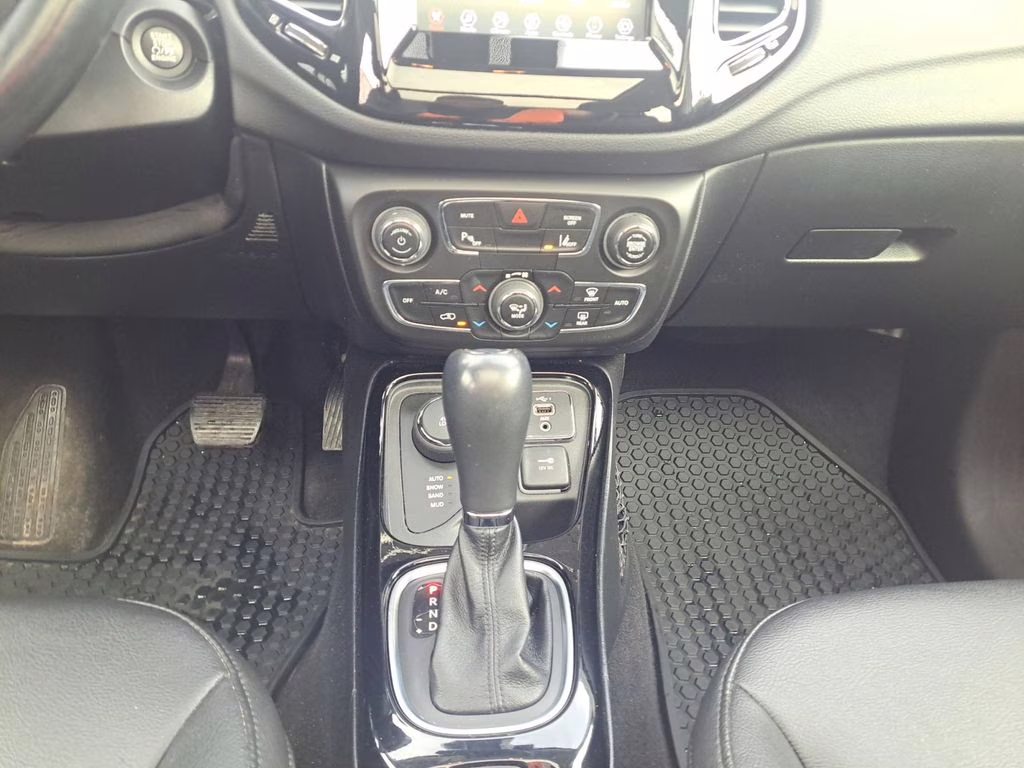 2021 White Clearcoat Jeep Compass Altitude w/Driver Assistance & Sun & Sound Pkg 4X4 SUV