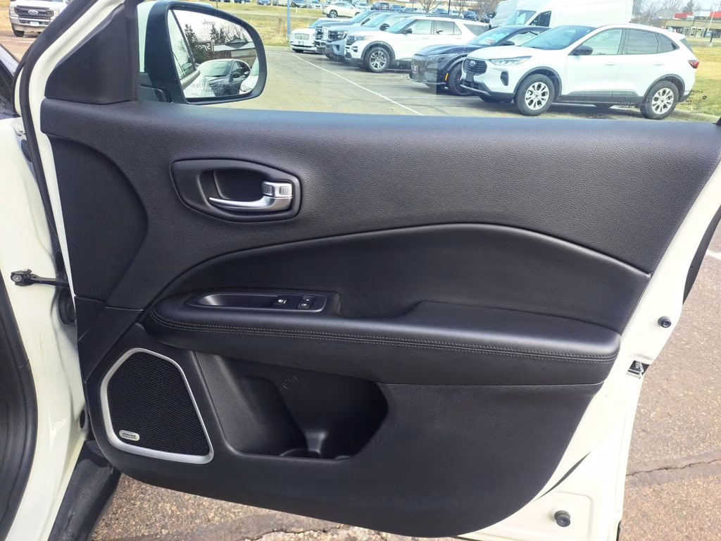 2021 White Clearcoat Jeep Compass Altitude w/Driver Assistance & Sun & Sound Pkg 4X4 SUV