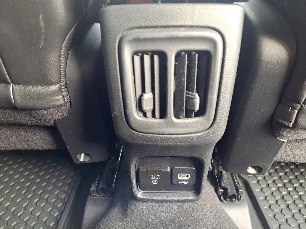 2021 White Clearcoat Jeep Compass Altitude w/Driver Assistance & Sun & Sound Pkg 4X4 SUV