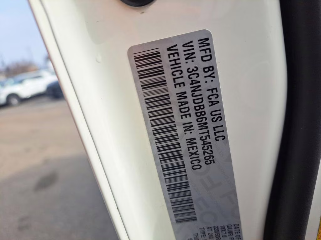 2021 White Clearcoat Jeep Compass Altitude w/Driver Assistance & Sun & Sound Pkg 4X4 SUV