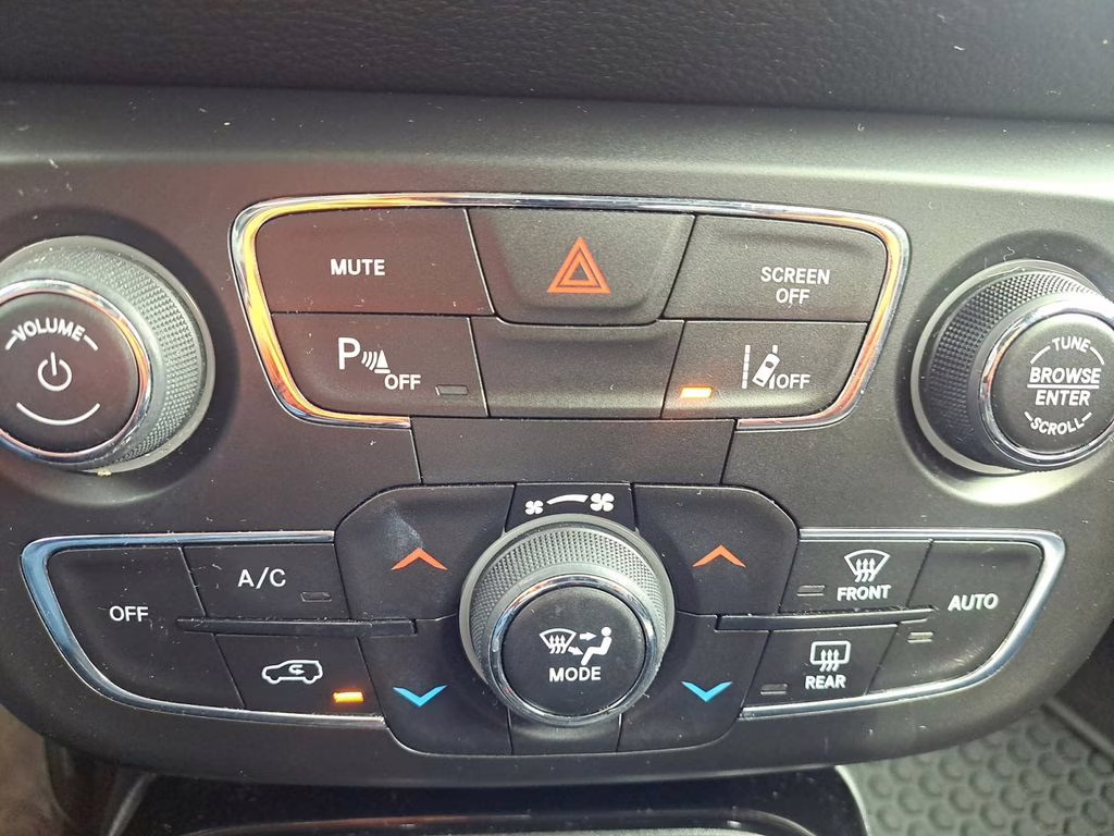 2021 White Clearcoat Jeep Compass Altitude w/Driver Assistance & Sun & Sound Pkg 4X4 SUV