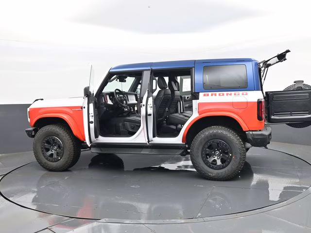2026 Oxford White Ford Bronco Stroppe Edition 4X4 SUV