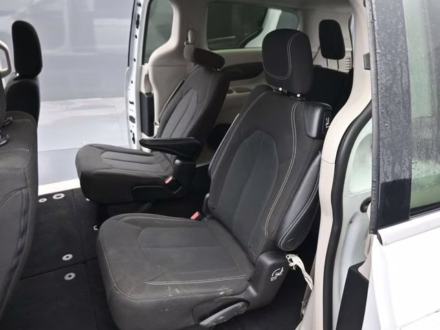 2022 Bright White Clearcoat Chrysler Voyager LX FWD Van