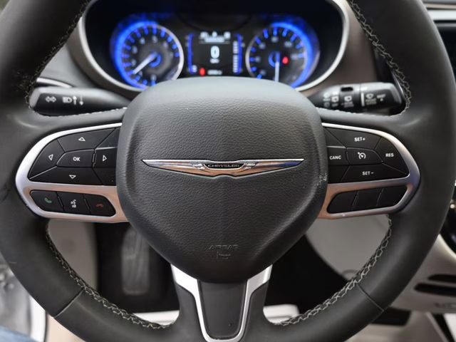 2022 Bright White Clearcoat Chrysler Voyager LX FWD Van