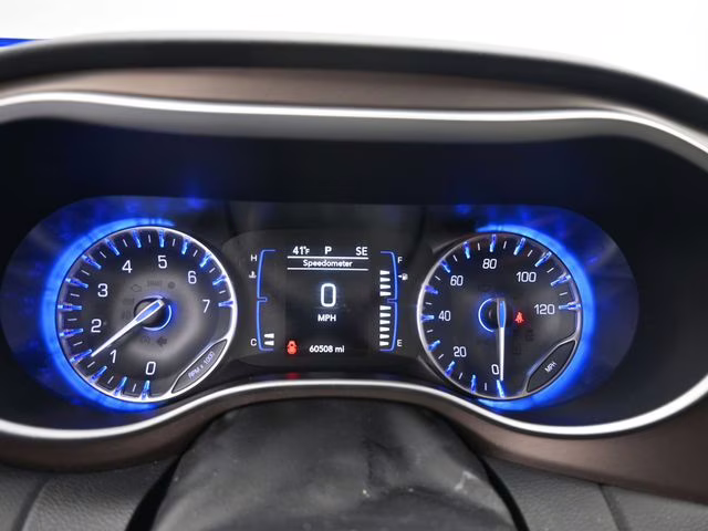 2022 Bright White Clearcoat Chrysler Voyager LX FWD Van