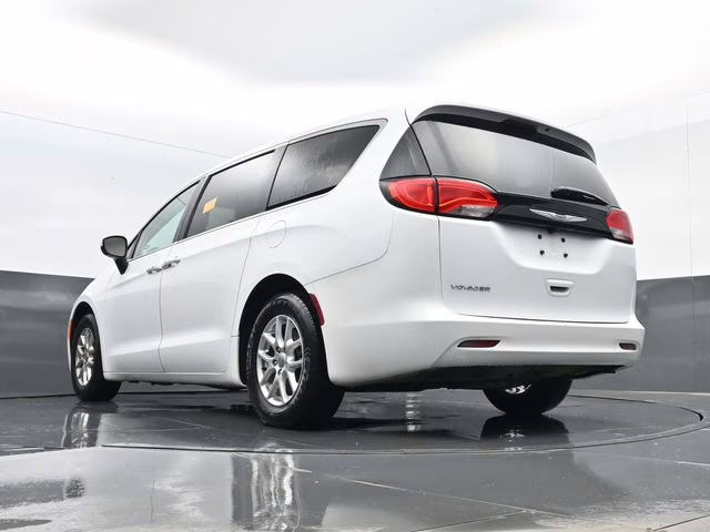 2022 Bright White Clearcoat Chrysler Voyager LX FWD Van