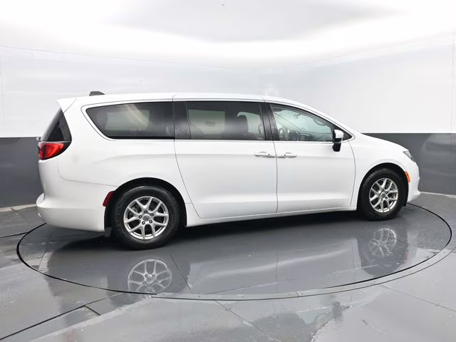2022 Bright White Clearcoat Chrysler Voyager LX FWD Van