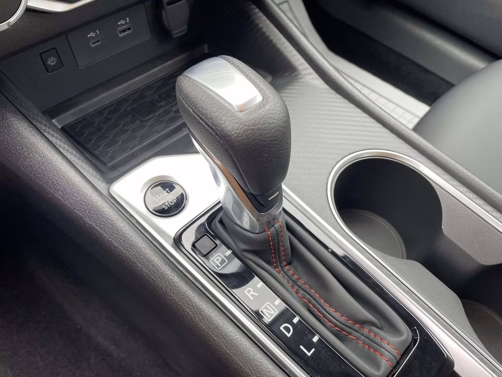 2026 Pearl White Tricoat Nissan Altima 2.5 SR FWD Sedan