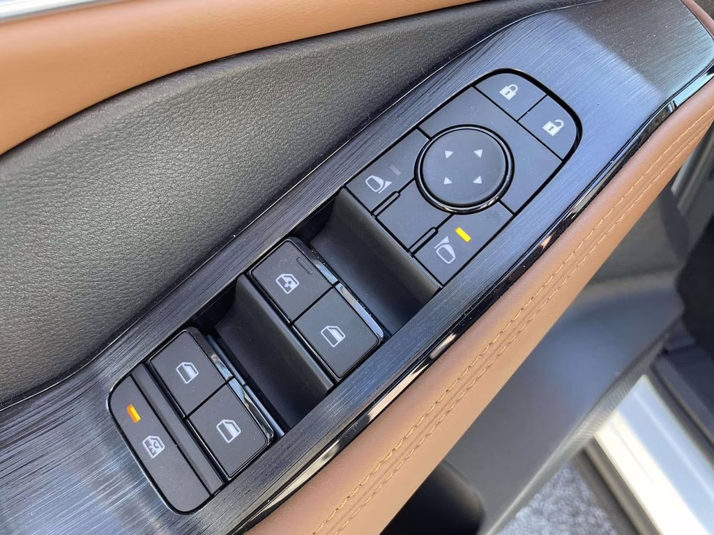 2026 Everest White Pearl Tricoat Nissan Rogue Platinum AWD SUV