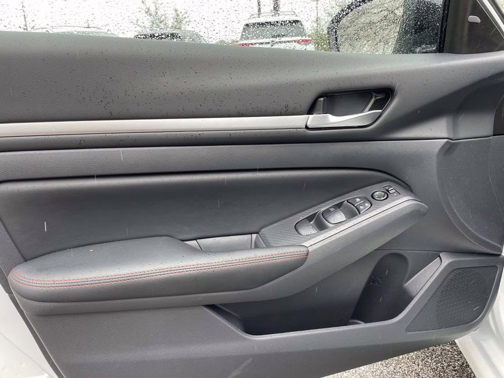 2026 Pearl White Tricoat Nissan Altima 2.5 SR FWD Sedan