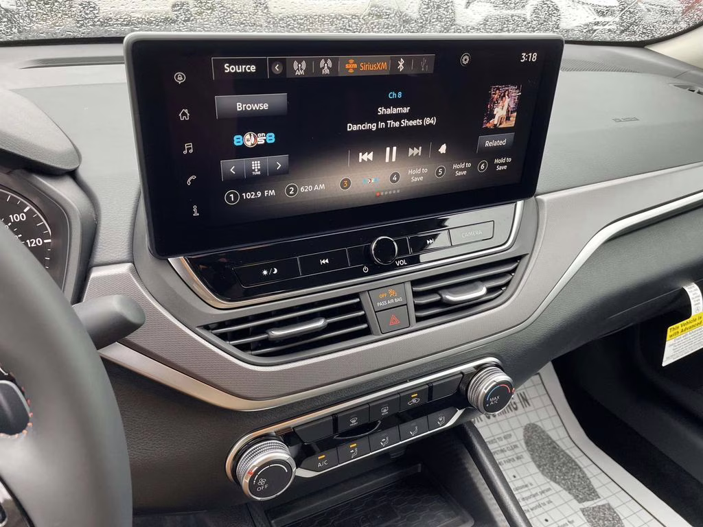 2026 Pearl White Tricoat Nissan Altima 2.5 SR FWD Sedan