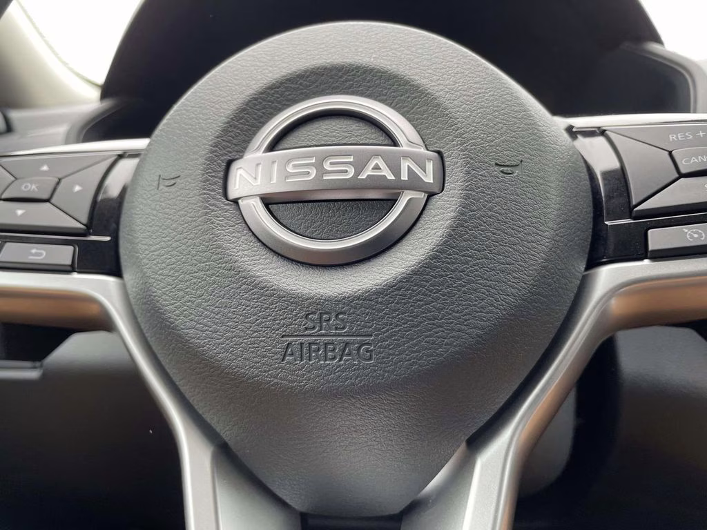 2026 Pearl White Tricoat Nissan Altima 2.5 SR FWD Sedan