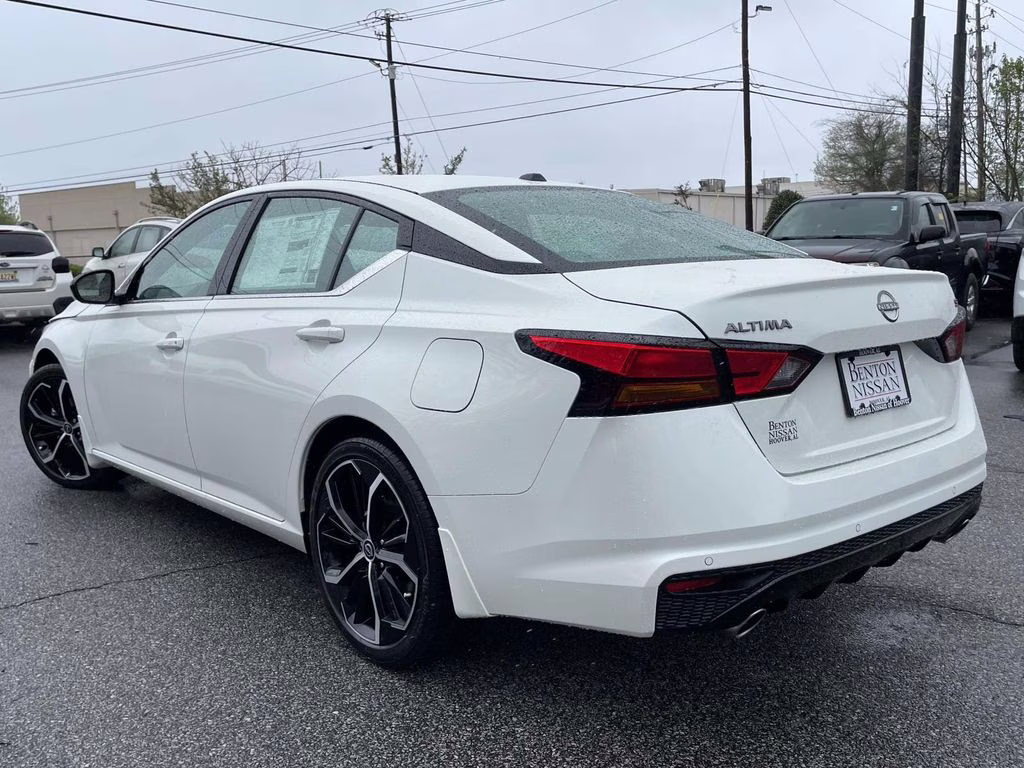 2026 Pearl White Tricoat Nissan Altima 2.5 SR FWD Sedan