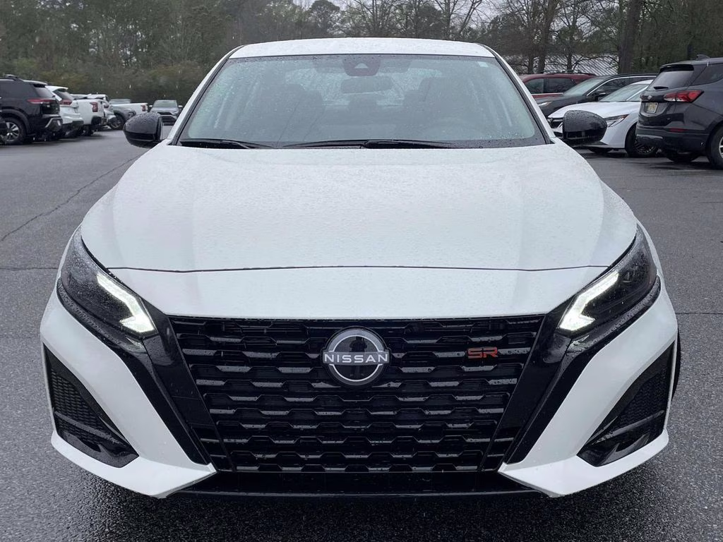 2026 Pearl White Tricoat Nissan Altima 2.5 SR FWD Sedan