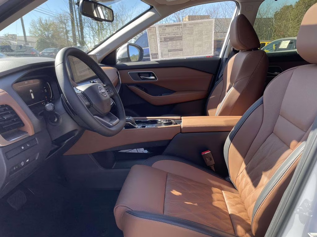 2026 Everest White Pearl Tricoat Nissan Rogue Platinum AWD SUV