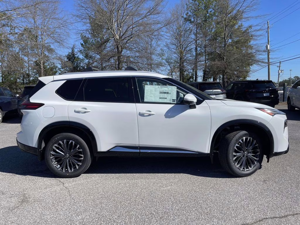 2026 Everest White Pearl Tricoat Nissan Rogue Platinum AWD SUV