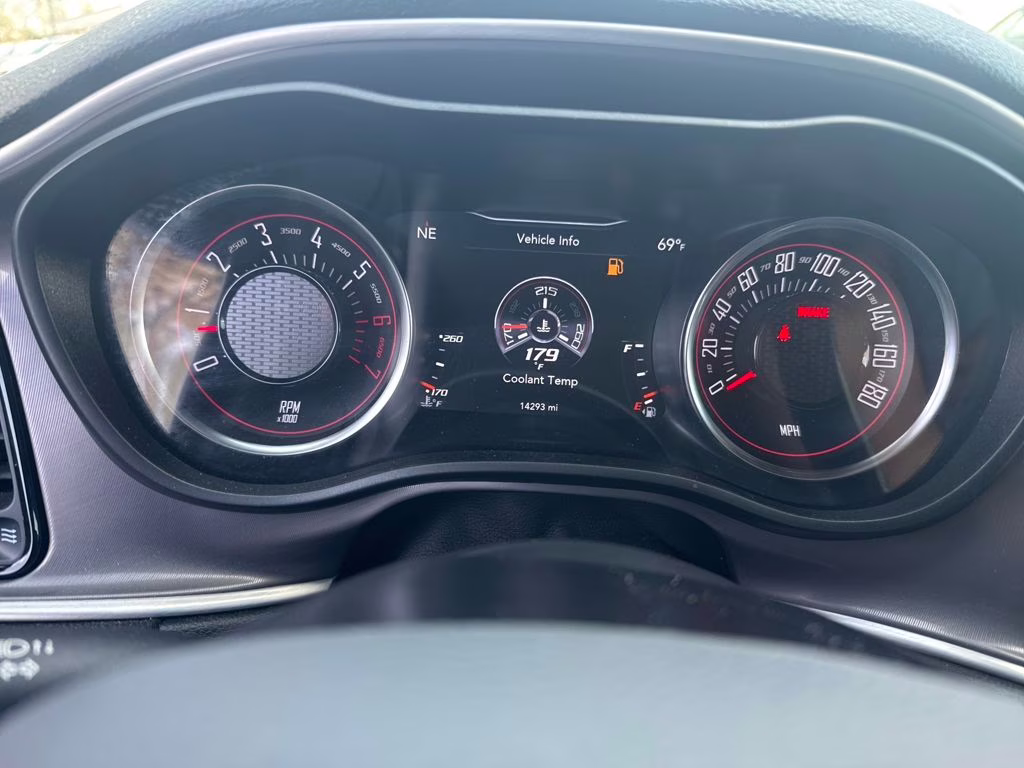 2022 Dodge Challenger R/T - Photo 10