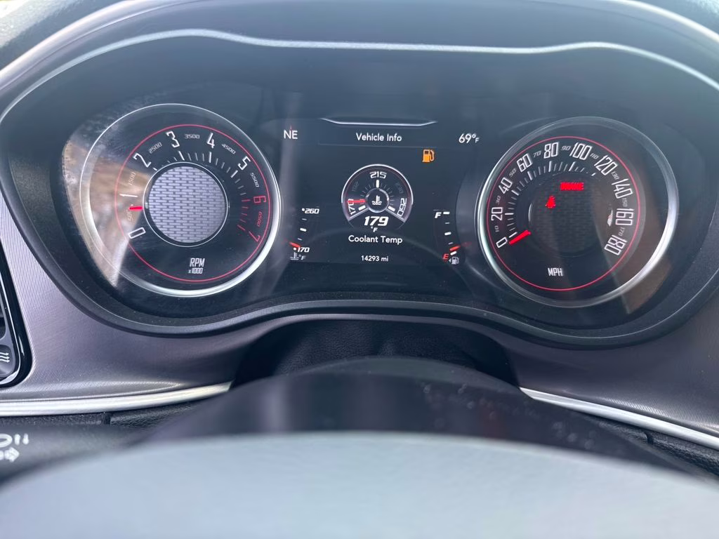 2022 Dodge Challenger R/T - Photo 11