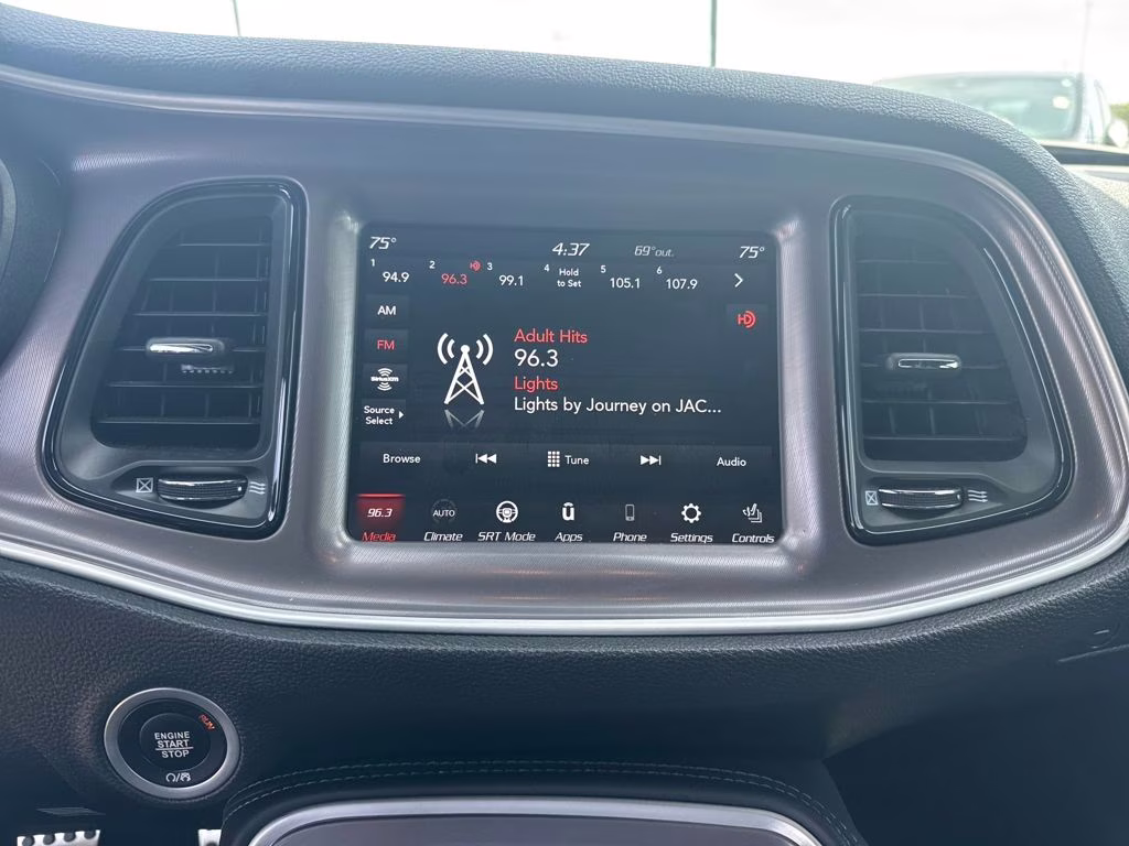 2022 Dodge Challenger R/T - Photo 15