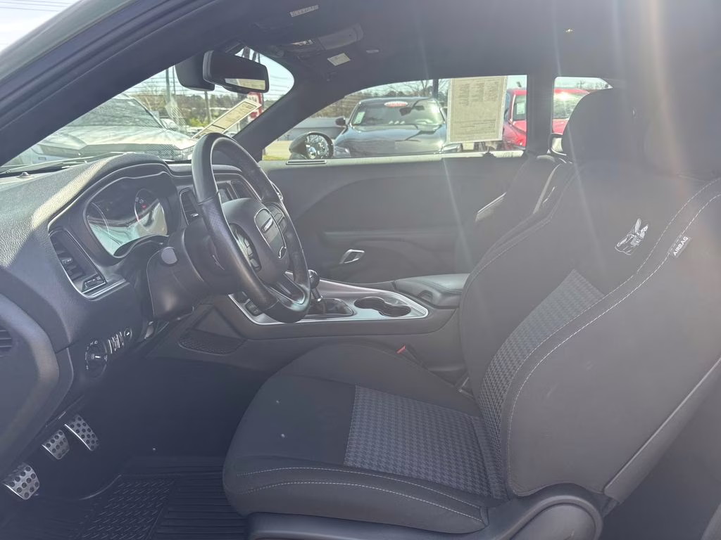 2022 Dodge Challenger R/T - Photo 9