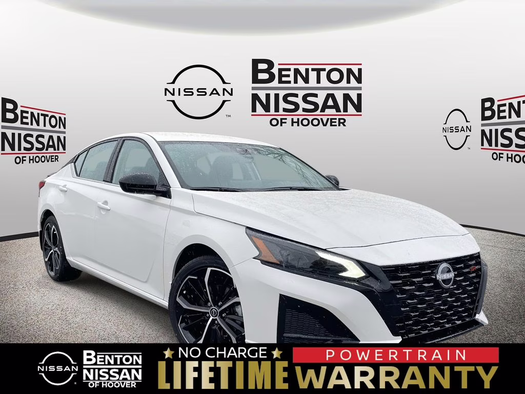 2026 Pearl White Tricoat Nissan Altima 2.5 SR FWD Sedan